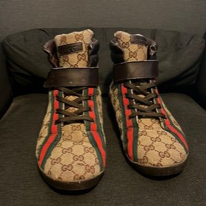 Mens size 9.5 gucci boots!!